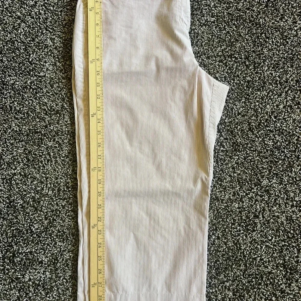 Jones New York Sport/Stretch capri pants - Picture 5 of 6